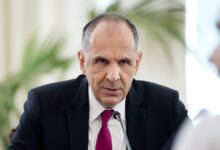 Επικοινωνία-Γεραπετρίτη-με-Αραγτσί-για-τη-Μέση-Ανατολή:-Αδιανόητο-το-Ιράν-να-θεωρεί-την-Ελλάδα-εχθρική-χώρα