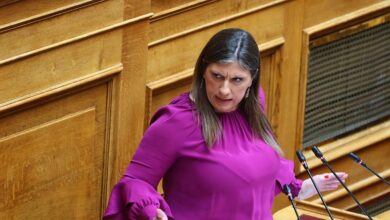 Κωνσταντοπούλου-κατά-κυβέρνησης-για-τη-δίκη-των-Τεμπών:-«Να-παραιτηθεί-ο-Φλωρίδης»