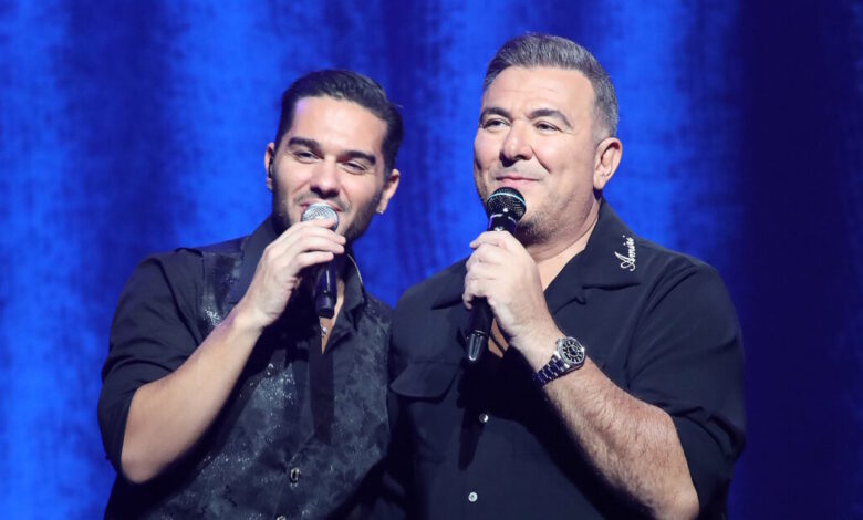 Αντώνης-Ρέμος-και-Χρήστος-Μάστορας-αποχαιρέτησαν-την-Μαρινέλλα-επί-σκηνής-–-«Έχουμε-ένα-βάρος-στην-ψυχή»