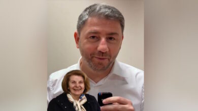 Νίκος-Ανδρουλάκης-στο-tiktok:-Από-τους-καφέδες-του-Συνεδρίου-στο-«όχι»-στο-γιουβέτσι-της-μητέρας-του-και-τη-δίαιτα