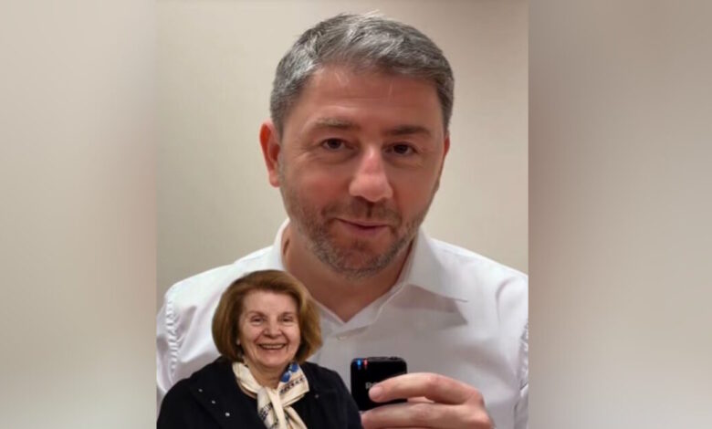 Νίκος-Ανδρουλάκης-στο-tiktok:-Από-τους-καφέδες-του-Συνεδρίου-στο-«όχι»-στο-γιουβέτσι-της-μητέρας-του-και-τη-δίαιτα