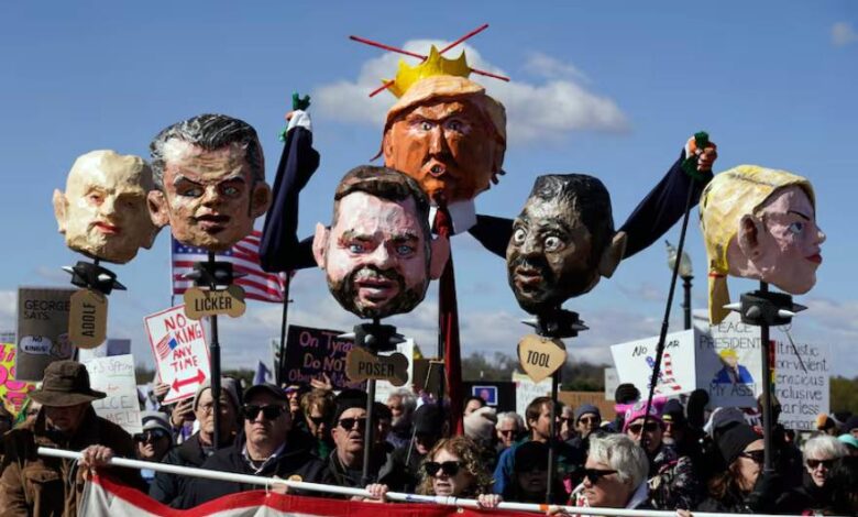 «no-kings»:-Λαοθάλασσα-καταδίκης-του-Τραμπ-και-των-πολέμων-του-από-την-ανατολή-έως-τη-δύση-των-Ηνωμένων-Πολιτειών-της-Αμερικής-(video)