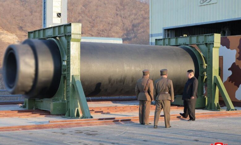 Η-Βόρεια-Κορέα-δοκιμάζει-κινητήρα-υψηλής-ώσης-για-πύραυλο-ικανό-να-πλήξει-τις-ΗΠΑ