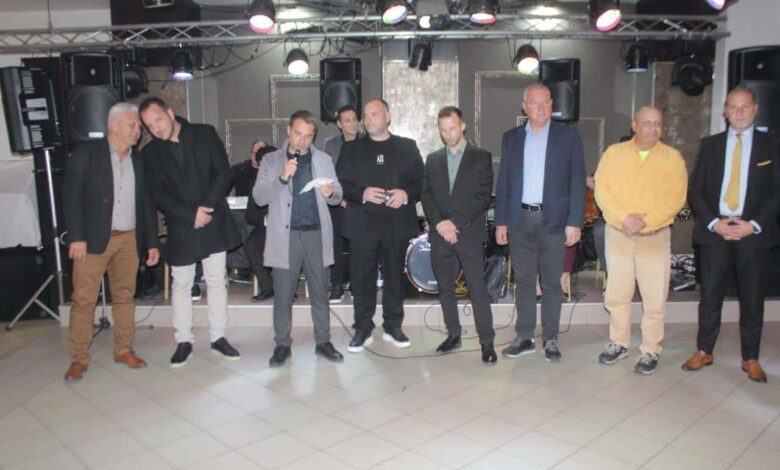 Πύλη:-Με-μεγάλη-συμμετοχή-ο-χορός-του-Κυνηγετικού-Συλλόγου