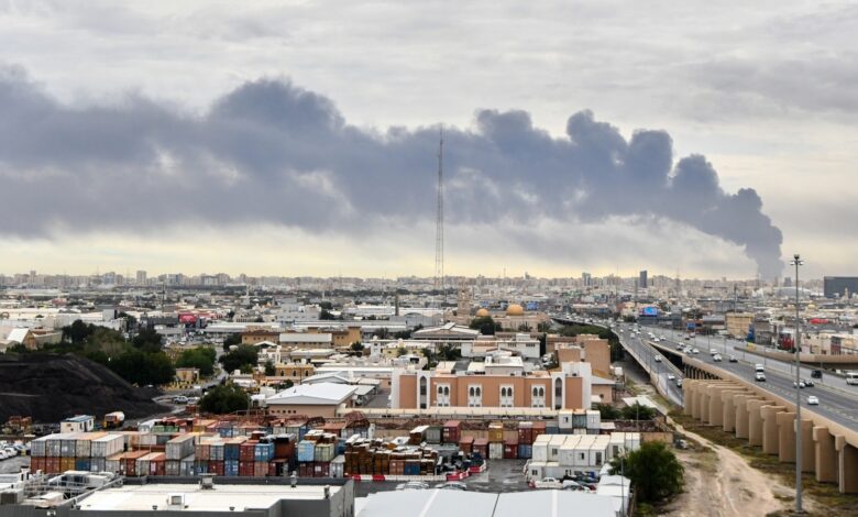 Για-κατάληψη-του-νησιού-Χαργκ-κάνει-λόγο-ξανά-ο-Τραμπ-Στις-φλόγες-μονάδα-αφαλάτωσης-στο-Κουβέιτ-[live]