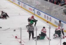 Νέα-Υόρκη:-Πλακώθηκαν-αστυνομικοί-και-πυροσβέστες-σε-φιλανθρωπικό-αγώνα-χόκεϊ-επί-πάγου