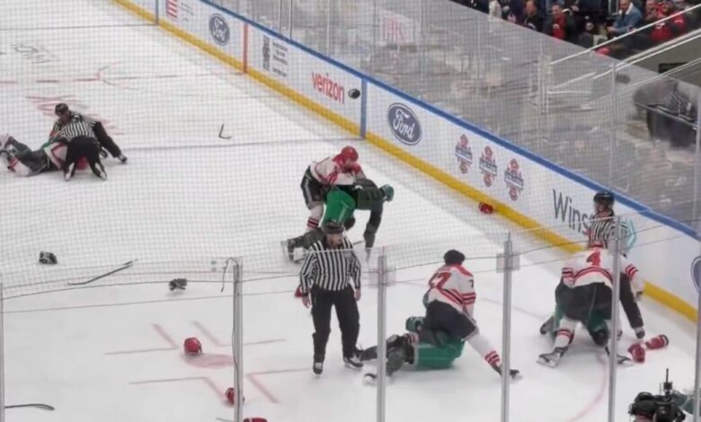 Νέα-Υόρκη:-Πλακώθηκαν-αστυνομικοί-και-πυροσβέστες-σε-φιλανθρωπικό-αγώνα-χόκεϊ-επί-πάγου