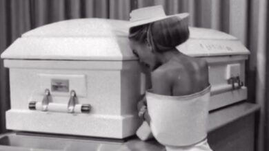 influencer-ανήρτησε-εικόνες-από-την-κηδεία-της-κόρης-της-που-αυτοκτόνησε-στα-social-media-–-Πόζαρε-σαν-μοντέλο