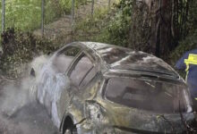 Αιτωλοακαρνανία:-Τροχαίο-με-αυτοκίνητο-που-ξέφυγε-από-την-πορεία-του,-άρπαξε-φωτιά-και-κάηκε-ολοσχερώς