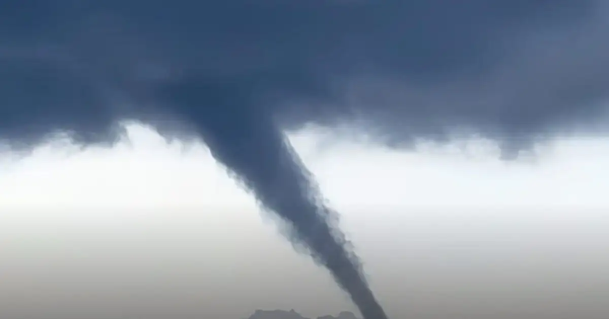 Σάμος:-Η-στιγμή-που-«χτυπά»-μεγάλος-υδροστρόβιλος