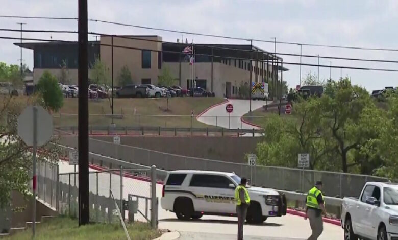 Τέξας:-15χρονος-μαθητής-πυροβόλησε-καθηγήτρια-και-στη-συνέχεια-αυτοκτόνησε