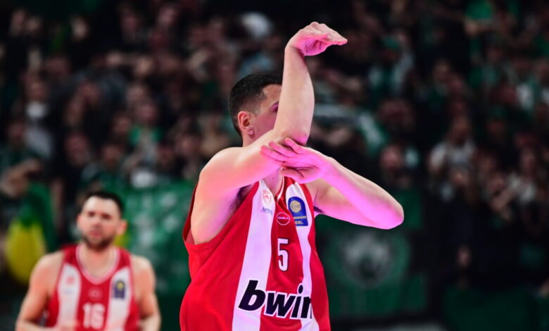 Γιαννούλης-Λαρεντζάκης:-Το-φατούρο-στον-Έλληνα-γκαρντ-του-Ολυμπιακού-μετά-τη-σπουδαία-εμφάνιση-στο-ντέρμπι-με-τον-Παναθηναϊκό