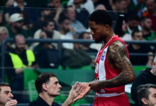 Ο-Ταϊρίκ-Τζόουνς-έδειξε-το-μεσαίο-δάχτυλο-στους-οπαδούς-του-Παναθηναϊκού