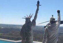 Σάλος-στις-ΗΠΑ:-Ελικόπτερα-apache-πέταξαν-πάνω-από-την-πισίνα-του-kid-rock-–-Τα-χαιρετά-στρατιωτικά-σε-βίντεο