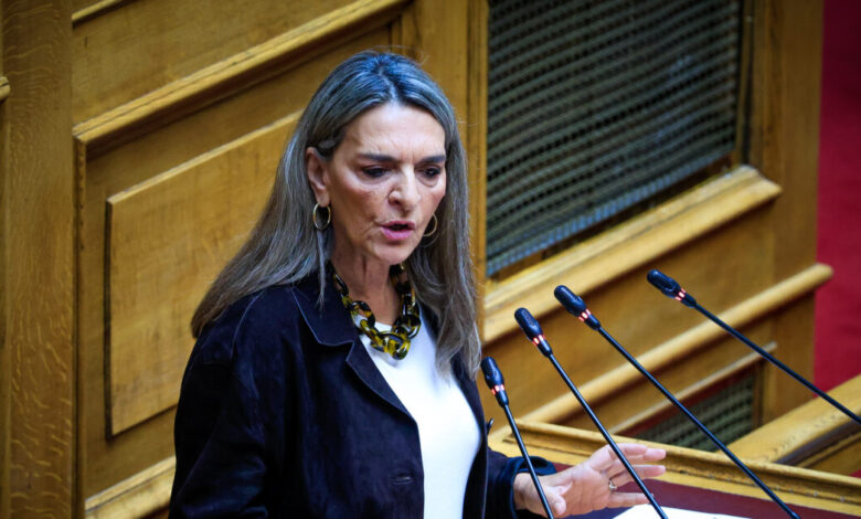 Η-Πέτη-Πέρκα-πρόεδρος-της-Νέας-Αριστεράς-μετά-την-παραίτηση-του-Αλέξη-Χαρίτση