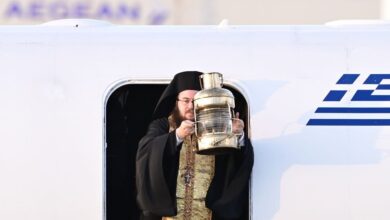 Υπουργείο-Εξωτερικών-για-το-Άγιο-Φως:-Η-Ελλάδα-θα-εξαντλήσει-κάθε-δυνατότητα-για-τη-μεταφορά-του-από-τα-Ιεροσόλυμα