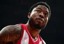 tαϊρίκ-Τζόουνς:-Νέο-βίντεο-που-δείχνει-ξεκάθαρα-τη-χειρονομία-του-στην-εξέδρα-του-Παναθηναϊκού