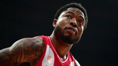 tαϊρίκ-Τζόουνς:-Νέο-βίντεο-που-δείχνει-ξεκάθαρα-τη-χειρονομία-του-στην-εξέδρα-του-Παναθηναϊκού