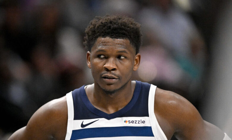 Ο-Άντονι-Έντουαρντς-πήγε-τουαλέτα-και-δεν-πρόλαβε-να-ξεκινήσει-στην-πεντάδα-των-Τίμπεργουλβς-κόντρα-στους-Μάβερικς