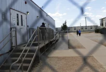 Τζέιν-Φόντα-και-Μαντόνα-ανάμεσα-στους-αστέρες-που-ζητούν-να-κλείσει-το-κέντρο-κράτησης-παιδιών-της-ice