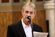 Ο-Γιώργος-Νταλάρας-στον-επικήδειό-του-για-τη-Μαρινέλλα:-«Προχθές-πέθανε-η-δεύτερη-μάνα-μου»