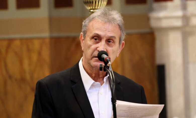 Ο-Γιώργος-Νταλάρας-στον-επικήδειό-του-για-τη-Μαρινέλλα:-«Προχθές-πέθανε-η-δεύτερη-μάνα-μου»