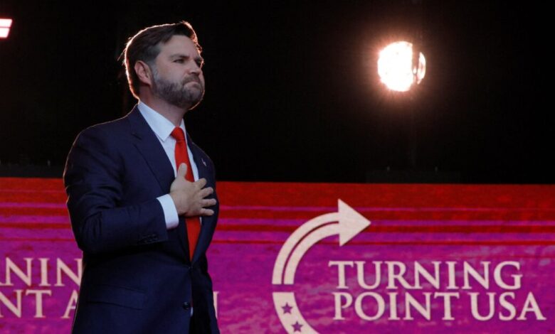 Ο-Τζέι-Ντι-Βανς-εκδίδει-βιβλίο-για-την-πίστη-και-τη-μεταστροφή-του-στον-Καθολικισμό-–-Σενάρια-για-προεδρική-υποψηφιότητα-το-2028