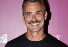 Ο-Γιώργος-Καπουτζίδης-έγινε-ξανά-ο-Χοσέ-από-τις-«Σαββατογεννημένες»-με-τη-βοήθεια-της-Νικολίνας-Νικολούζου