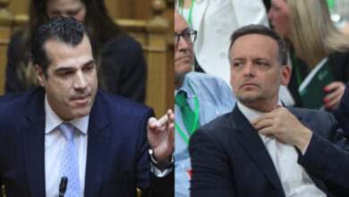 Κόντρα-Πλεύρη-–-Δούκα:-«Τον-ψάχνω-ενάμιση-μήνα»,-«Το-τηλέφωνό-μου-είναι-ανοικτό,-μήπως-ψάχνει-κάποιον-άλλον;»