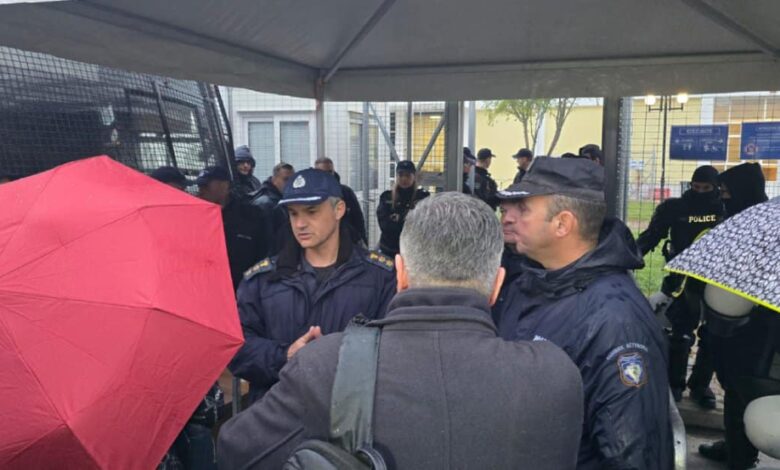 Τέμπη:-Ισχυρές-αστυνομικές-δυνάμεις-και-αυστηροί-έλεγχοι-στην-είσοδο-του-“Γαιόπολις”