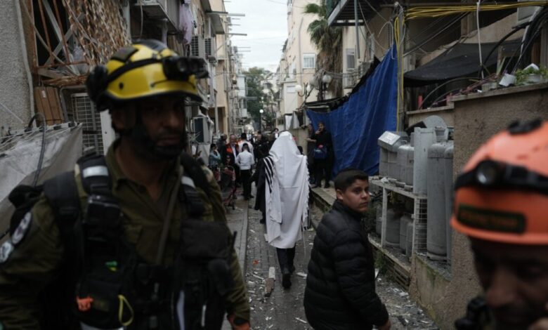 Ισραήλ:-25-τραυματίες,-ανάμεσα-τους-2-παιδιά-σε-σοβαρή-κατάσταση,-από-ιρανική-επίθεση-στο-Μπνέι-Μπρακ