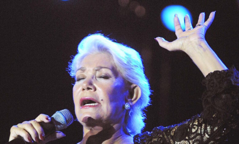 Μαρινέλλα:-Οι-παρουσίες-στην-ταφή-και-στο-τραπέζι-που-έγινε-σπίτι-της-–-«Όλα-ήταν-όπως-θα-ήθελε»