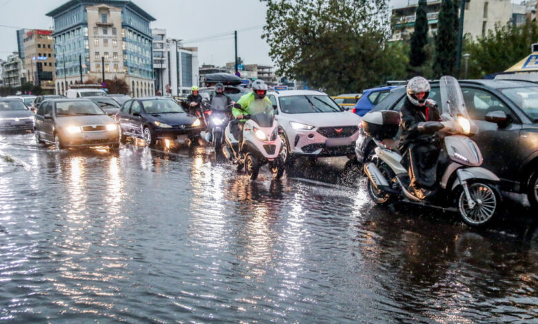 Κακοκαιρία-erminio:-Διακοπή-της-κυκλοφορίας-των-οχημάτων-στο-Μικρολίμανο-λόγω-συσσώρευσης-υδάτων