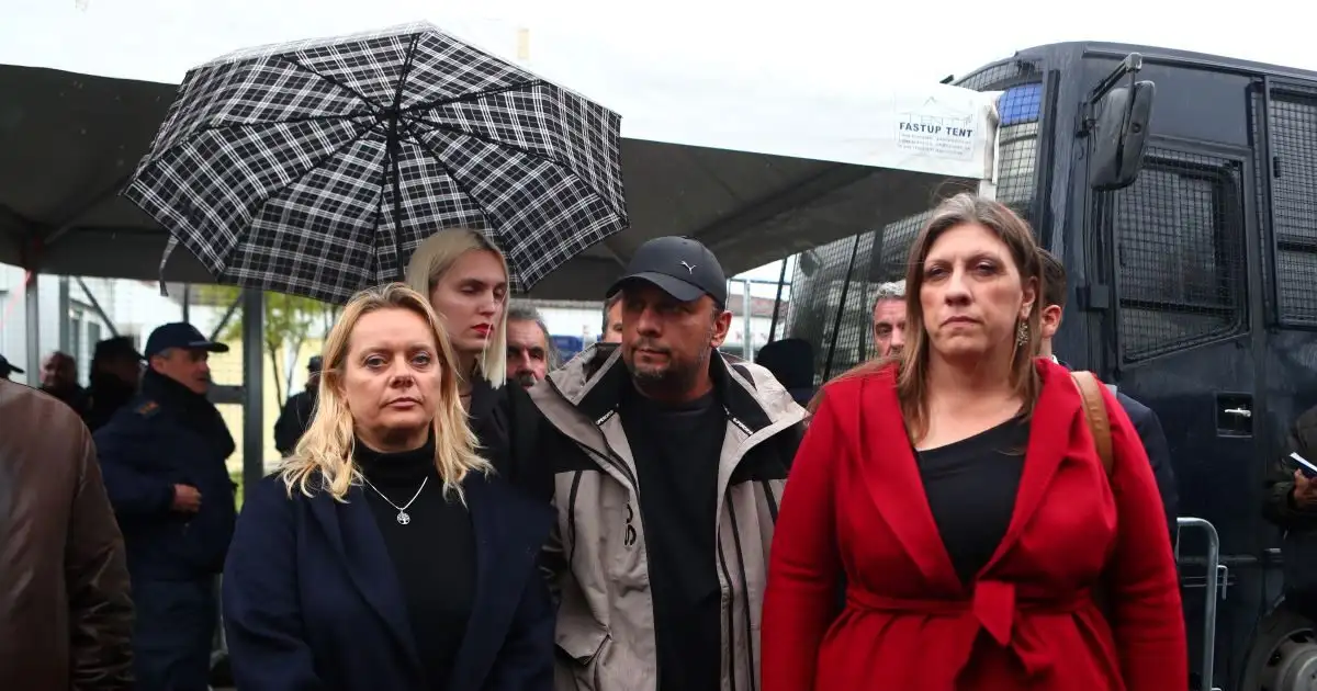 Δίκη-για-τα-Τέμπη:-Σε-βαρύ-κλίμα,-με-ένταση-και-αυστηρά-μέτρα-ασφαλείας-η-δεύτερη-ημέρα-της-ακροαματικής-διαδικασίας