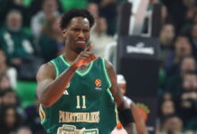 Ο-Νάιτζελ-Χέιζ-Ντέιβις προπονήθηκε-ατομικά-στο-γήπεδο-της-Χάποελ-Τελ-Αβίβ-μετά-την-άφιξη-του-Παναθηναϊκού-στη-Σόφια