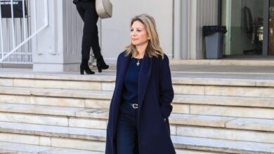 Μαρία-Καρυστιανού:-Το-νέο-κόμμα-που-ανακοίνωσε-την-ημέρα-των-γενεθλίων-της-κόρης-της-Μάρθης-και-το-πρώτο-«σποτ»-με-την-κλεψύδρα