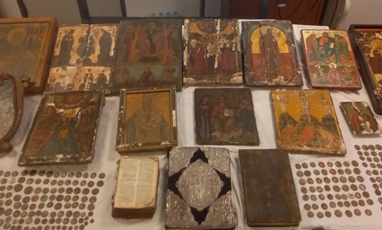 Μέγα-Σπήλαιο-Καλαβρύτων:-Δεν-έπεισαν-τον-ανακριτή-και-επέστρεψαν-στη-φυλακή-ο-ηγούμενος-και-ο-μοναχός