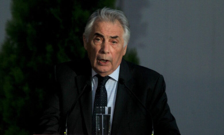 ΠΑΣΟΚ:-viral-ο-Θεοδόσης-Πελεγρίνης-που-δεν-ήξερε-τον-δήμαρχο-Αθηναίων-–-«Ποιος-είναι-ο-Χάρης-Δούκας;-Δεν-ξέρω-ποιον-λέτε»