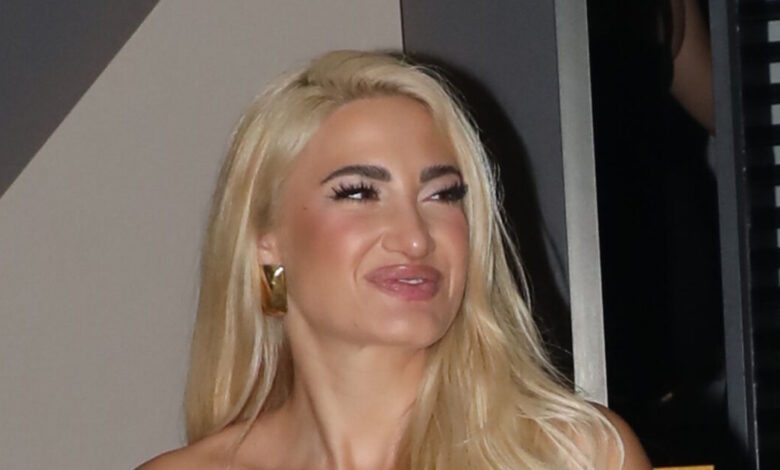 Ιωάννα-Τούνη:-Εικόνες-από-τη-γιορτή-με-φίλους-μετά-τη-δικαστική-απόφαση-για-το-revenge-porn-–-Το-μήνυμα-του-Δημήτρη-Αλεξάνδρου