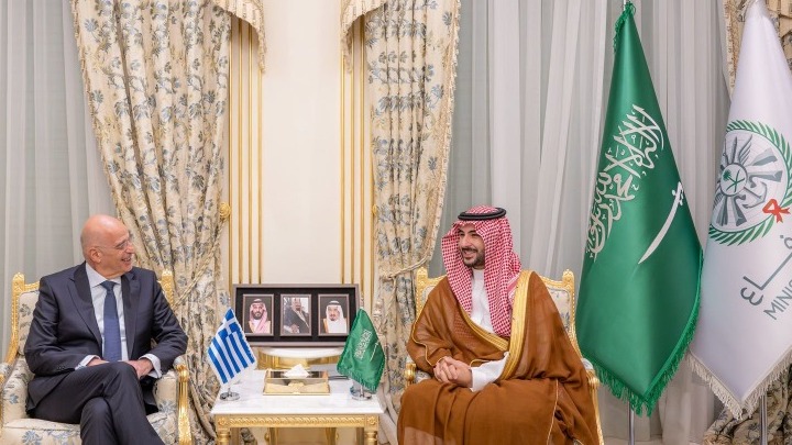 Επίσκεψη-Δένδια-στο-Ριάντ-και-στους…-patriot-για-επαίνους