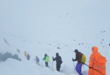 Έβερεστ:-Απάτη-20-εκατ.-δολαρίων,-πώς-κύκλωμα-δηλητηρίαζε-ορειβάτες-για-να-δικαιολογεί-αεροδιακομιδές