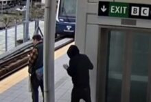 Σιάτλ:-Άνδρας-πλησιάζει-ανυποψίαστο-επιβάτη-για-να-τον-ρίξει-σε-διερχόμενο-τρένο