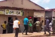 Φρίκη-στην-Ουγκάντα:-Άνδρας-σκότωσε-4-παιδιά-με-μαχαίρι-μέσα-σε-παιδικό-σταθμό