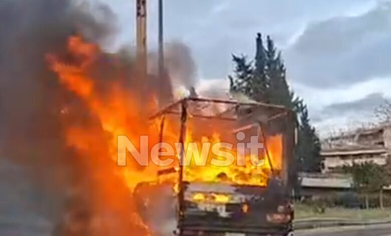 Φωτιά-σε-φορτηγάκι-στον-Κηφισό,-στο-ύψος-της-Νέας-Χαλκηδόνας