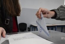 Δημοσκόπηση-pulse:-Στις-16,5%-η-διαφορά-ΝΔ-και-ΠΑΣΟΚ-–-Χαμηλές-πτήσεις-για-τα-κόμματα-Καρυστιανού,-Τσίπρα-και-Σαμαρά