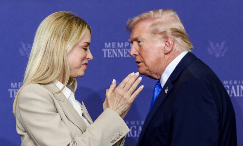 Ο-Ντόναλντ-Τραμπ-απέπεμψε-από-την-κυβέρνηση-των-ΗΠΑ-την-υπουργό-Δικαιοσύνης,-Παμ-Μπόντι