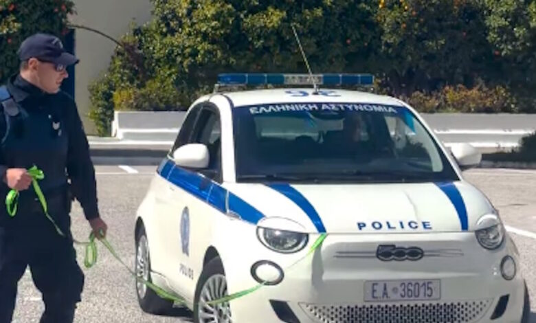 ΕΛΑΣ:-Το-βίντεο-κατά-του-εκφοβισμού-και-το-fiat-500-που-«κάνει»-bullying-σε-άλλα-περιπολικά-–-«Είναι-βία»