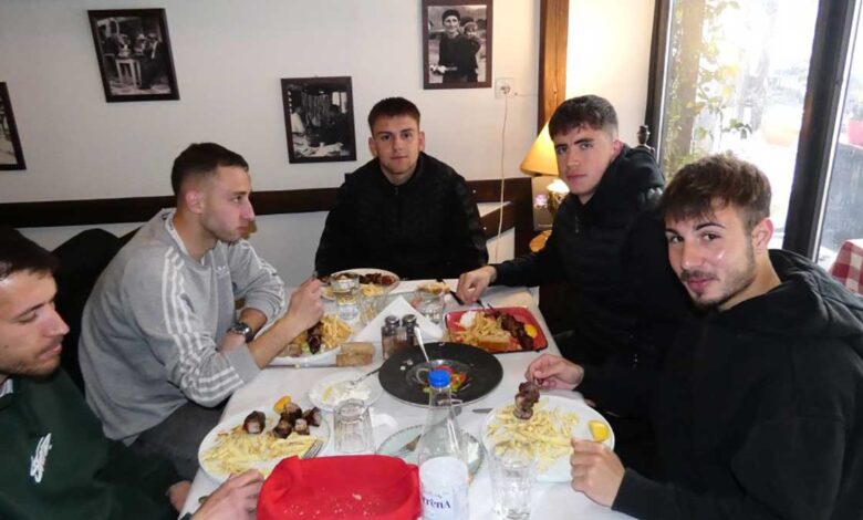 Δείπνο-–-προσφορά-στην-ομάδα-των-Μετεώρων-πριν-το-ντέρμπι