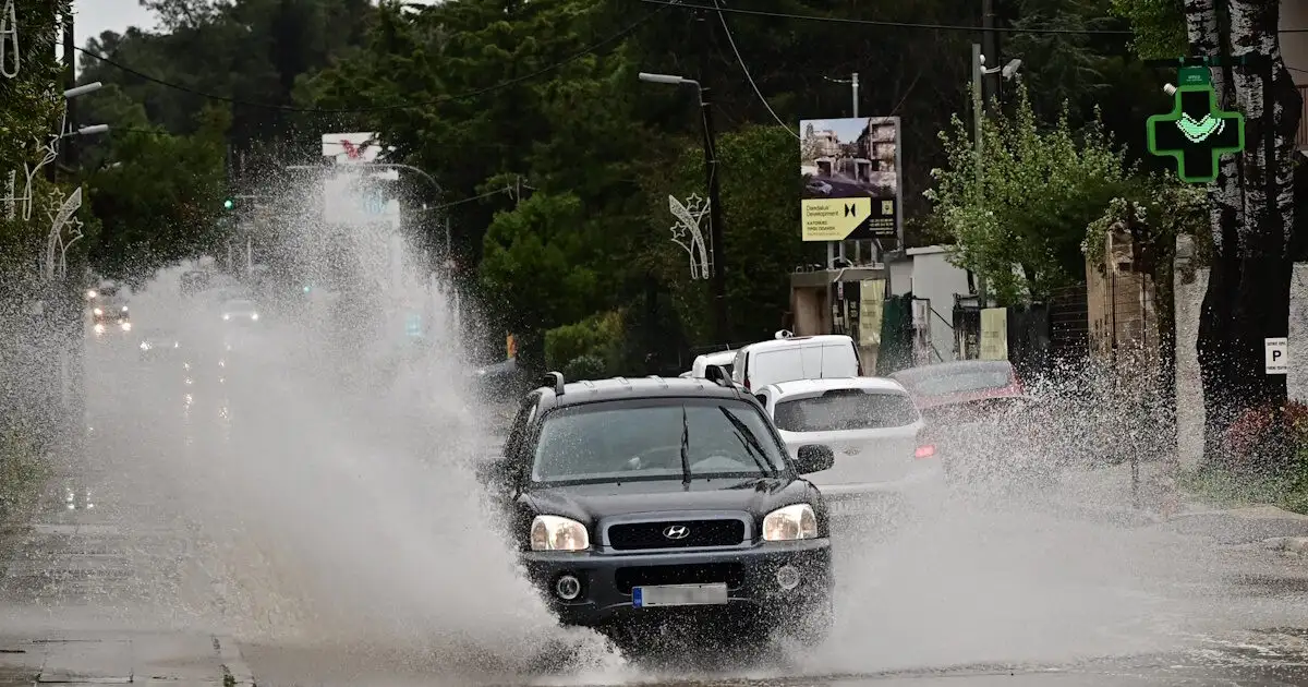 Καιρός-αύριο:-Ισχυρές-βροχές-και-χαλάζι-σε-όλη-την-χώρα-–-Θυελλώδεις-άνεμοι-έως-8-μποφόρ-σε-Αιγαίο-και-Κρήτη