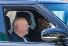 Ο-Μπρους-Γουίλις-χαμογελαστός-σε-σπάνια-δημόσια-εμφάνιση-στο-Λος-Άντζελες